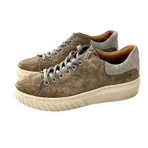 SOFFT Parkyn Leather Lace-up Wedge Sneakers 9M Fashion Athletic Camo Inspired